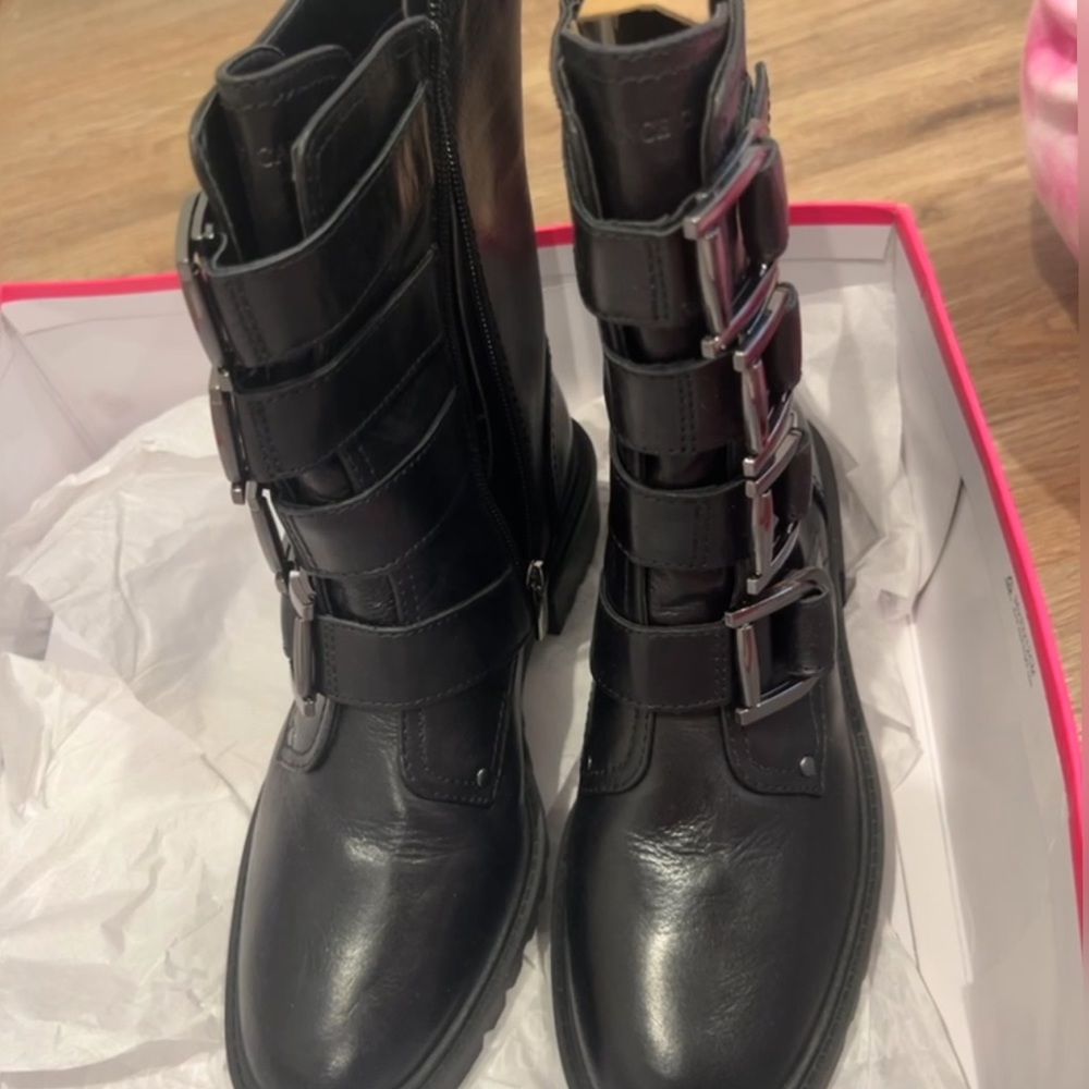 Black boots Vince Camuto